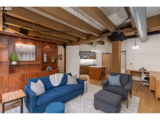 Photo #6: 23678440 Listing