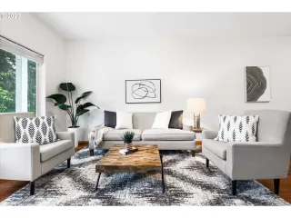 Photo #3: 23678700 Listing