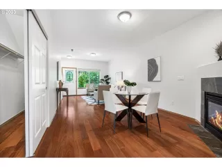 Photo #6: 23678700 Listing