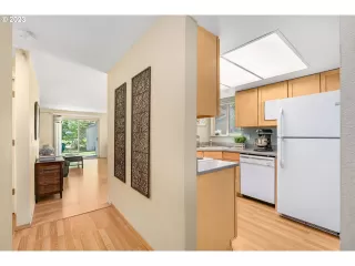 Photo #4: 23678830 Listing 