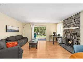 Photo #5: 23678830 Listing 