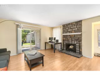 Photo #6: 23678830 Listing 