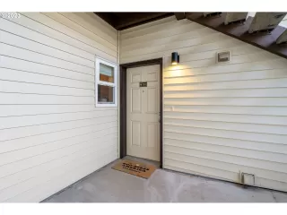 Photo #4: 23678983 Listing 