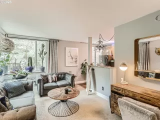 Photo #4: 23679401 Listing 