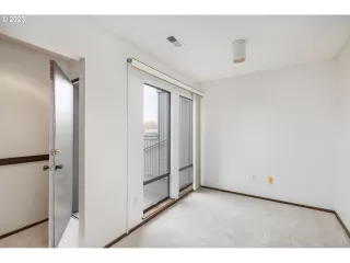 Photo #4: 23679420 Listing 