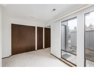 Photo #6: 23679420 Listing 