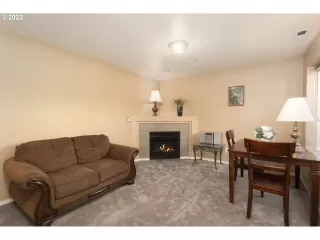 Photo #4: 23679804 Listing 