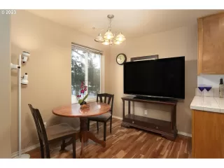 Photo #6: 23679804 Listing 