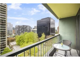 Photo #4: 23680106 Listing 