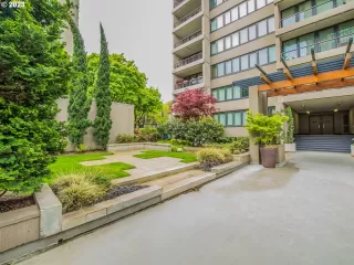 Photo #2: 23680270 Listing 