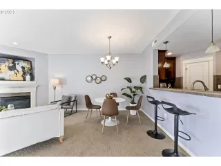 Photo #4: 23680521 Listing