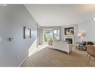 Photo #5: 23680521 Listing