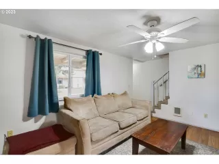 Photo #3: 23682038 Listing