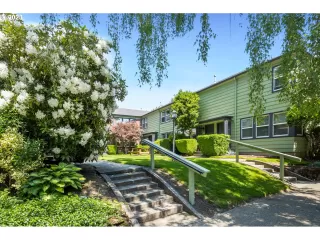 Photo #1: 23682509 Listing