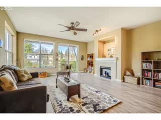 Photo #3: 23682917 Listing