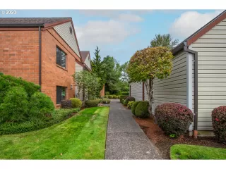 Photo #3: 23682995 Listing