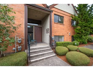 Photo #4: 23682995 Listing