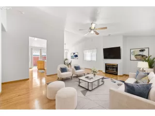 Photo #4: 23683011 Listing