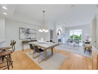 Photo #6: 23683106 Listing