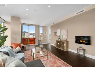 Photo #2: 23684006 Listing