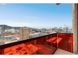 Photo #5: 23684006 Listing