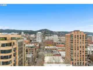 Photo #6: 23684006 Listing