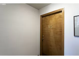 Photo #6: 23684657 Listing