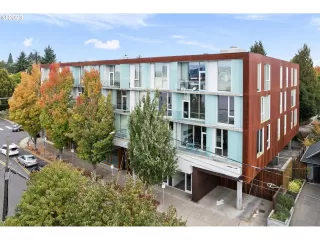 Click for more information on MLS # 23684980 : 2530 SE 26TH AVE 307 More Details about MLS # 23684980 : 2530 SE 26TH AVE 307