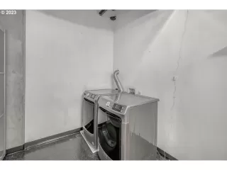 Photo #5: 23685073 Listing 