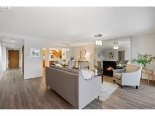 Photo #3: 23685089 Listing