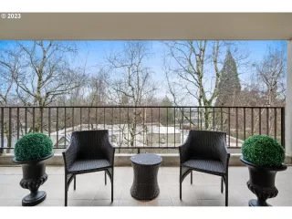 Photo #5: 23685089 Listing