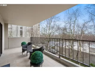 Photo #6: 23685089 Listing