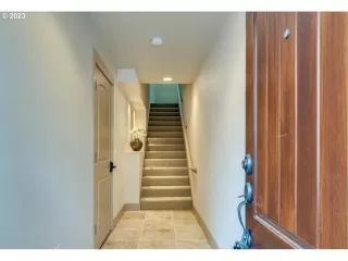 Photo #2: 23686280 Listing