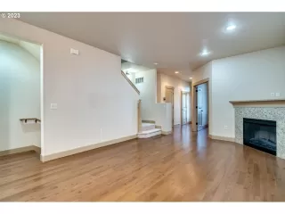 Photo #3: 23686280 Listing