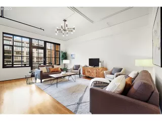 Photo #6: 23686448 Listing