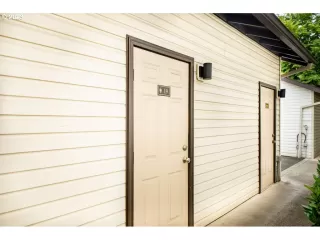 Photo #3: 23687577 Listing 