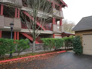 Photo #1: 23687678 Listing