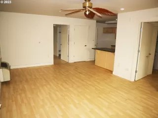 Photo #2: 23687678 Listing