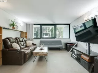 Photo #3: 23688466 Listing 