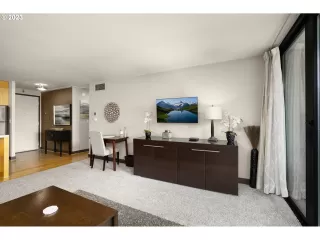 Photo #3: 23688493 Listing 