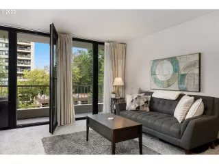 Photo #4: 23688493 Listing 