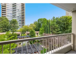 Photo #5: 23688493 Listing 