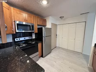 Photo #5: 23688961 Listing 