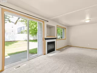 Photo #3: 23689193 Listing