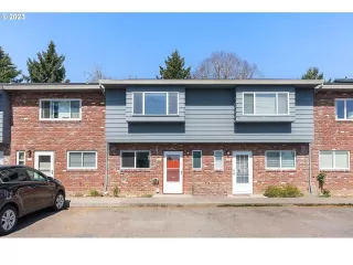 Photo #5: 23690144 Listing