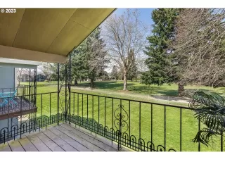 Photo #6: 23690144 Listing