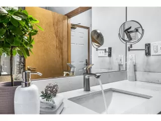 Photo #6: 23690585 Listing 