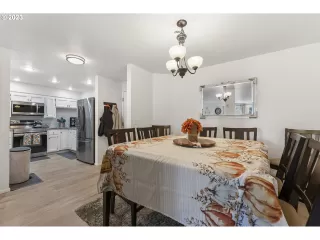 Photo #2: 23690948 Listing