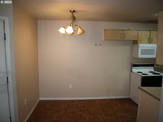 Photo #2: 23691070 Listing