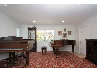 Photo #3: 23692213 Listing